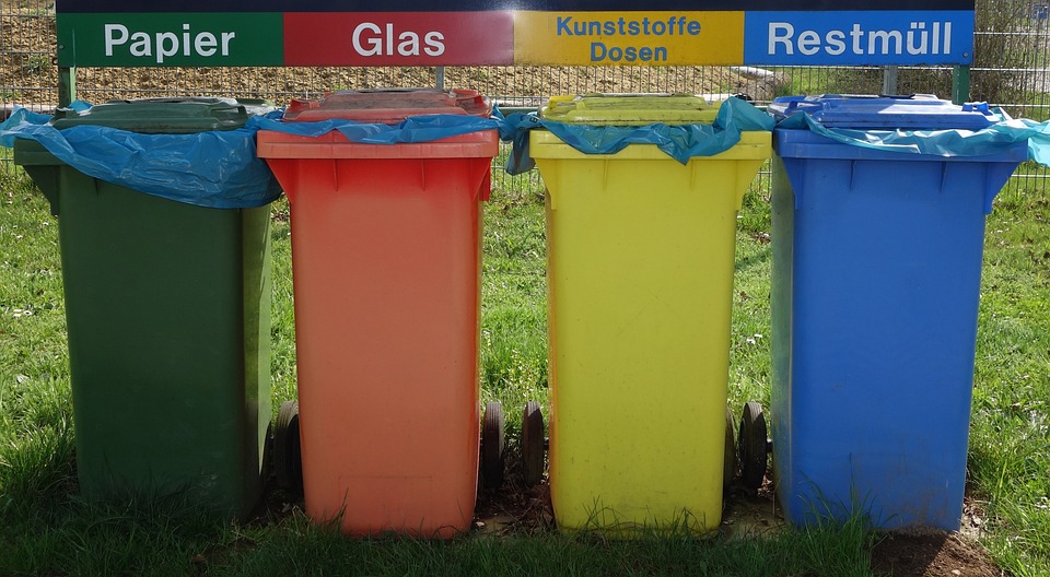 Plast samozřejmě může být barevný. 